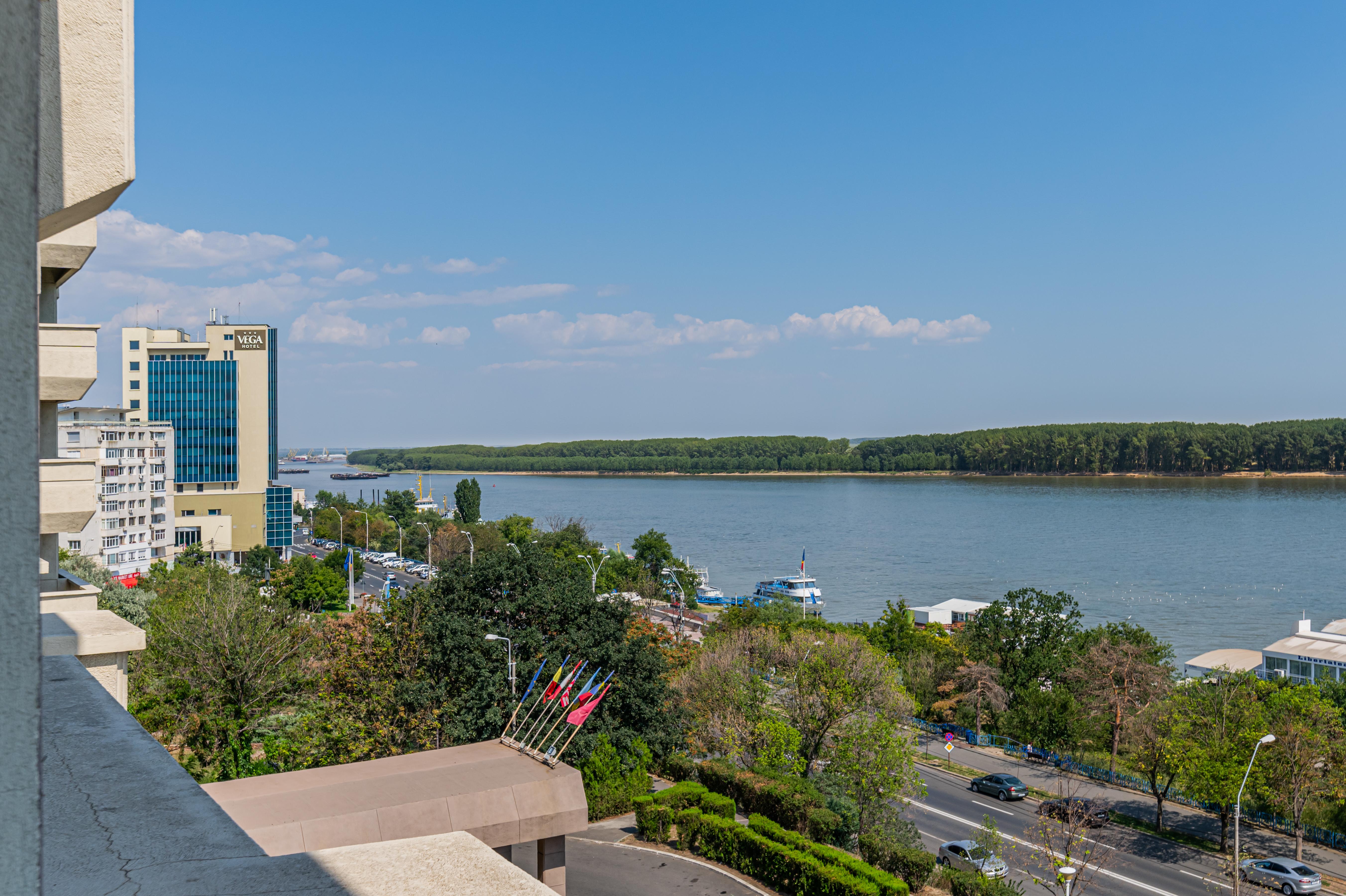 Faleza Hotel By Vega Galati  Exterior photo